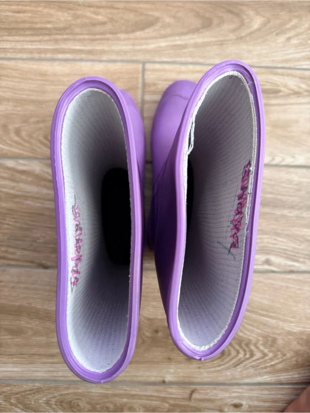 Kamik Girl's Purple Pink Waterproof Pull-on Rain Boots - size 4 Youth